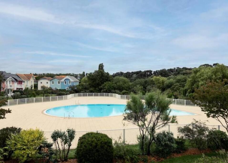 Charmante Maison De Vacances Avec Acces Piscine Talmont-Saint-Hilaire Exteriör bild
